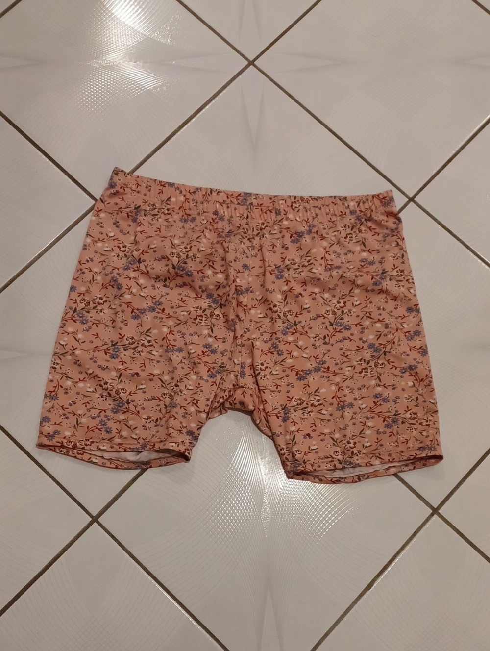 4/$30 New Floral Pajama Shorts - Size XL